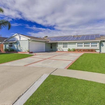 Apartamento Oshkosh Luxurious Escape Anaheim Exterior foto