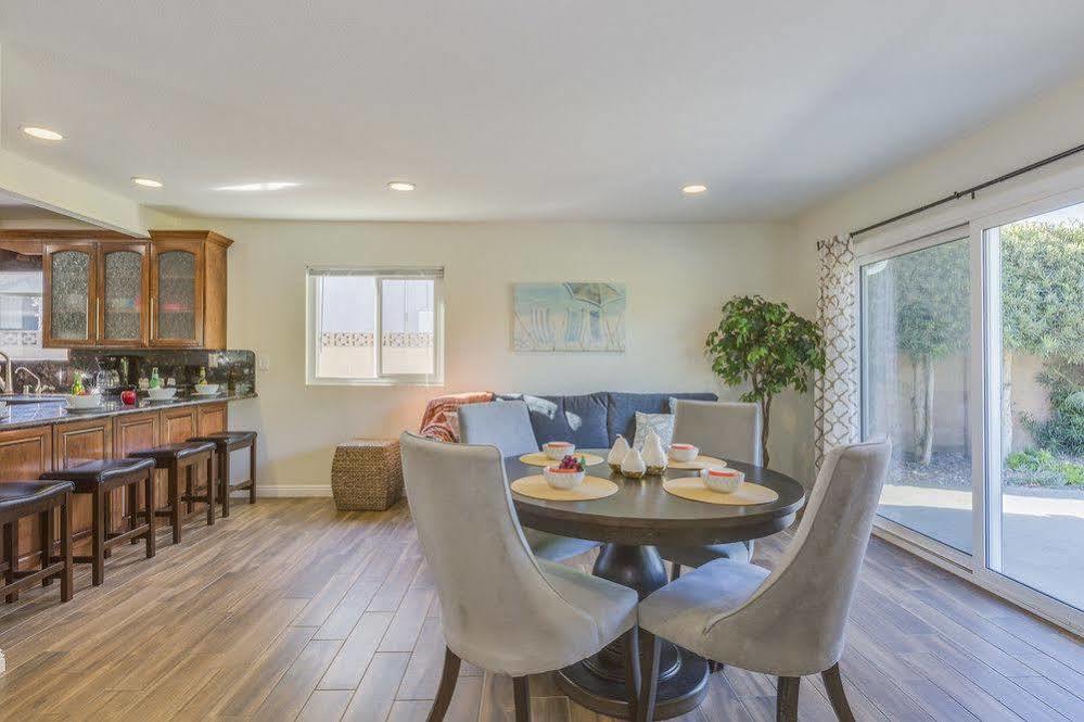 Apartamento Oshkosh Luxurious Escape Anaheim Exterior foto