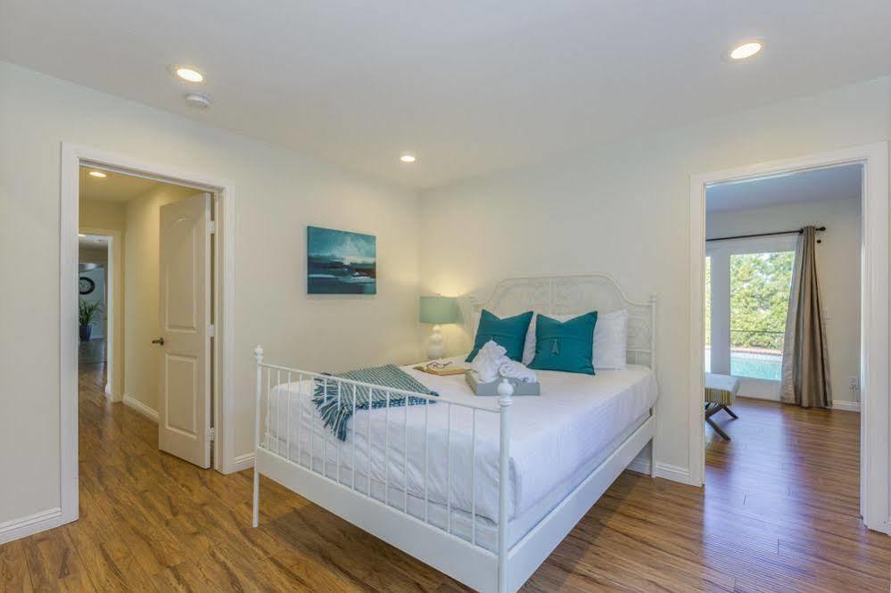 Apartamento Oshkosh Luxurious Escape Anaheim Exterior foto